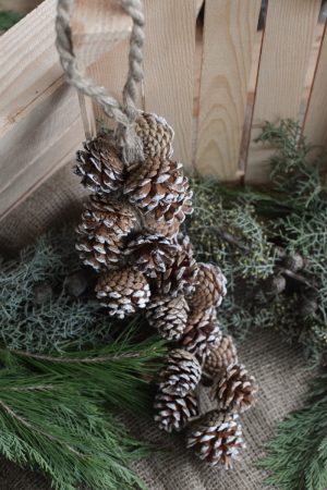Zapfengirlande Girlande Zapfen WEihnachtsgirlande Zapfendeko im Mrs Greenery Shop bestellen