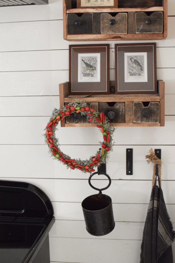 Zierpfeffer Pfeffer im Bund Dekopfeffer rot orange. Pfefferkranz Gewürzekranz Kranzbinden Kreativsein im Mrs Greenery Shop bestellen kaufen