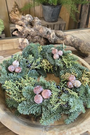 winterkranz weihnachtskranz tannenkranz zapfenkranz im mrs greenery shop bestellen kaufen