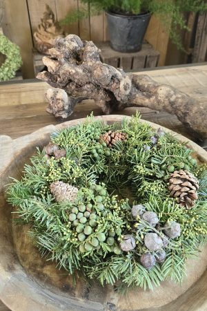 winterkranz weihnachtskranz tannenkranz zapfenkranz im mrs greenery shop bestellen kaufen