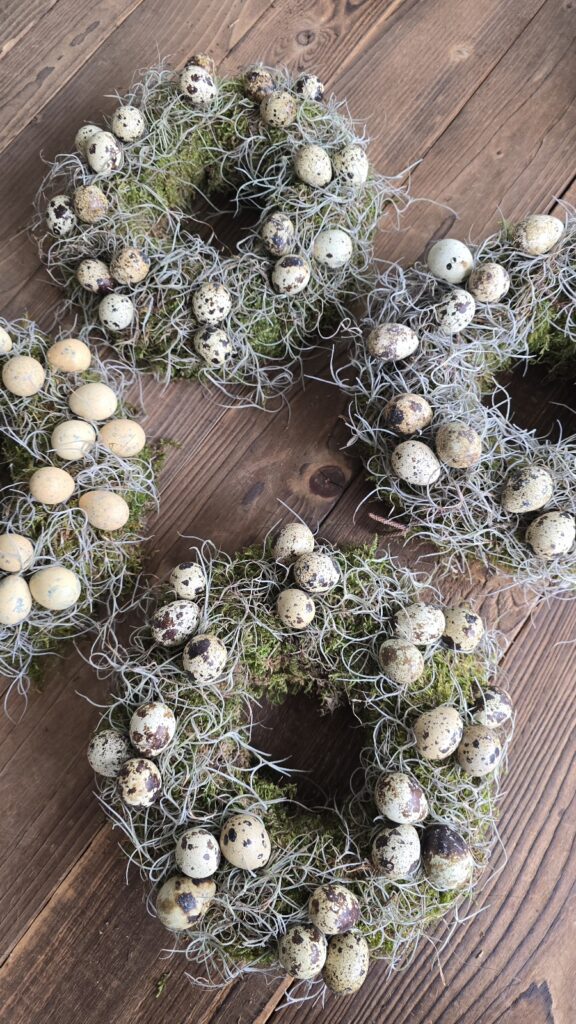 Osterkranz Ostern Mooskranz Kranz Kränze fertig gebunden Eierkranz Dekokranz Moosdeko im Mrs Greenery Shop bestellen kaufen