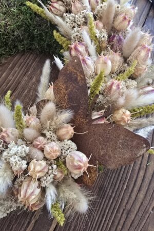 Alternative view of Trockenblumen-Kranz Schmetterling